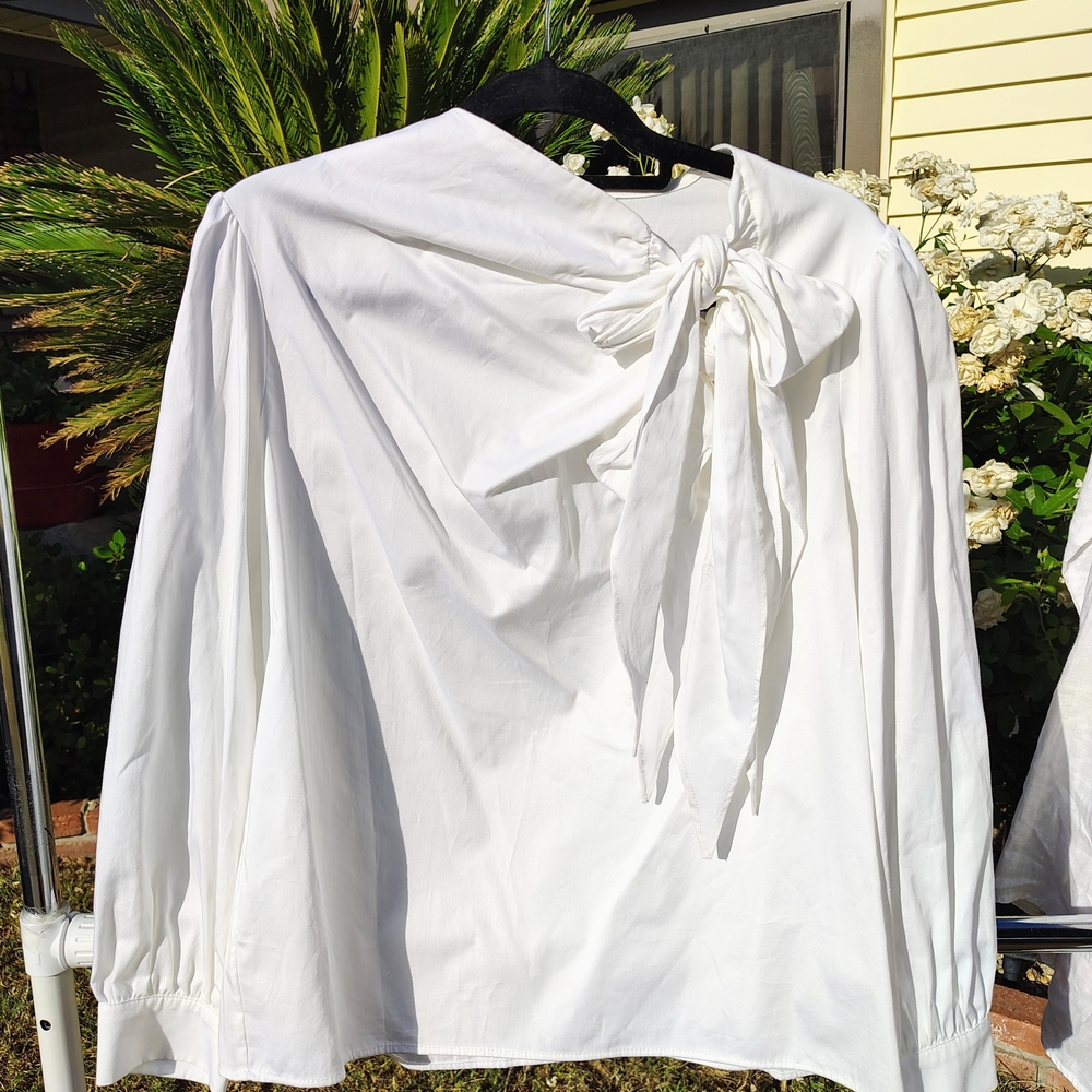 Maeve By Anthropologie Elegant White Women's Top with Bow Detail